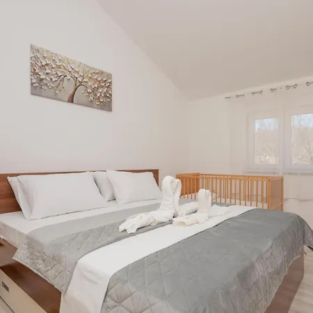 In Dobrince Holiday home