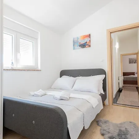 In Dobrince Holiday home Bartulovici