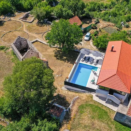 Holiday home In Dobrince